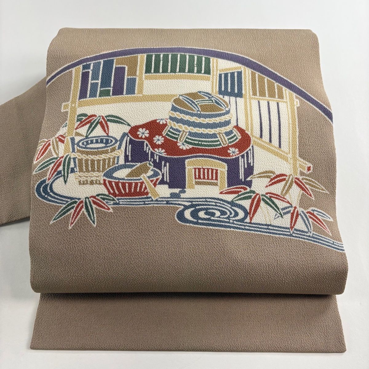 名古屋帯 秀品 建物 笹 縮緬 薄茶色 正絹