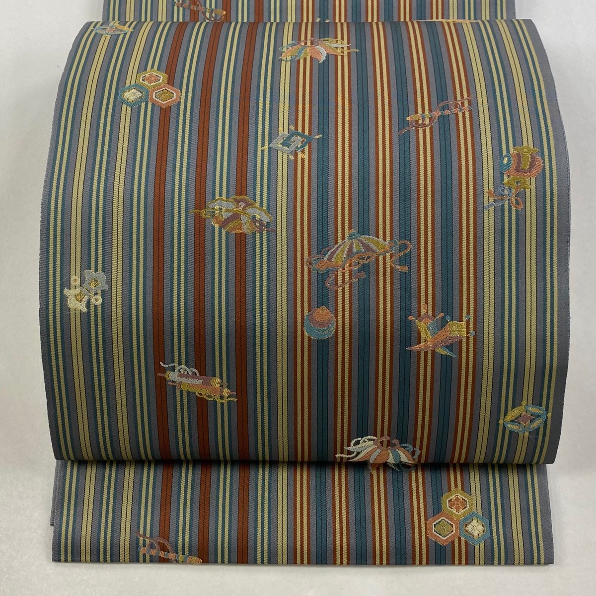 【美品】 袋帯 名品 落款 宝尽くし 縞 箔 草木染 灰紫 全通 正絹 【】