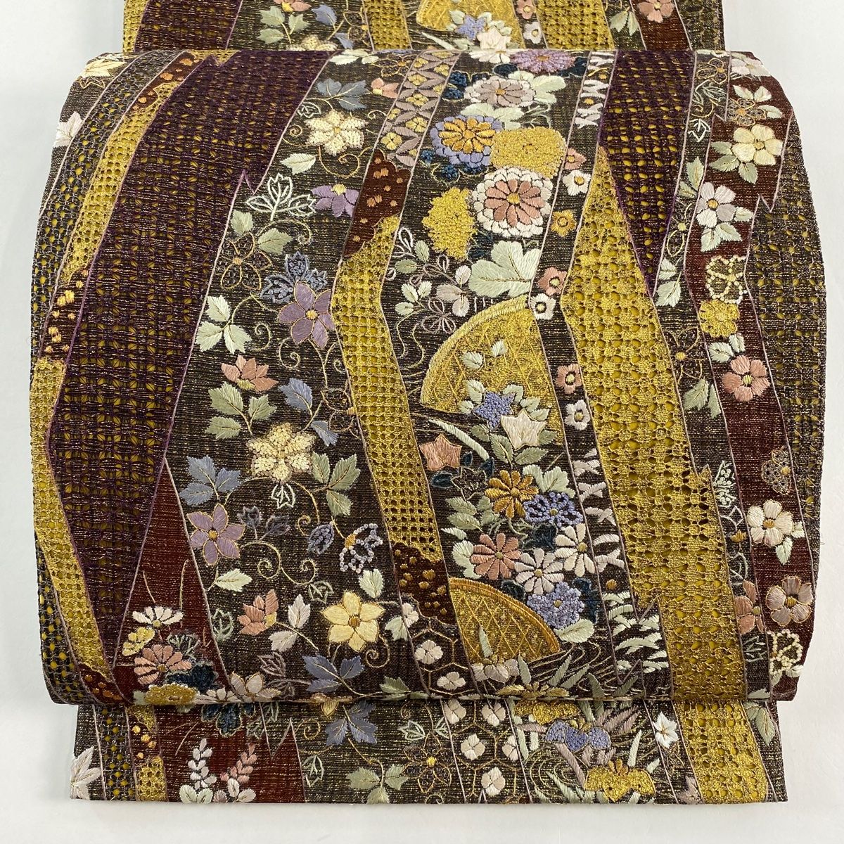 袋帯 やまと 草花 花唐草 刺繍 金糸 茶色 六通 正絹