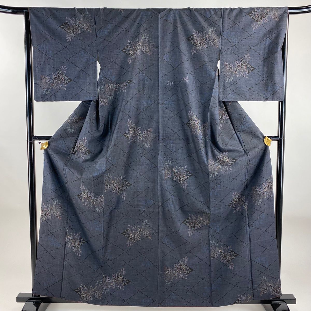 紬 身丈162 cm 裄丈65 M 袷 草花 幾何学 濃紺 正絹 秀品