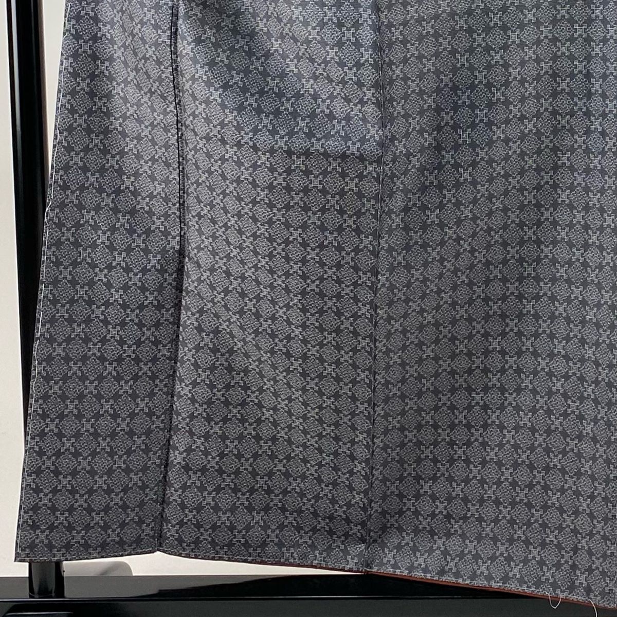 紬 身丈159cm 裄丈64cm M 袷 絣 幾何学 灰色 正絹 秀品