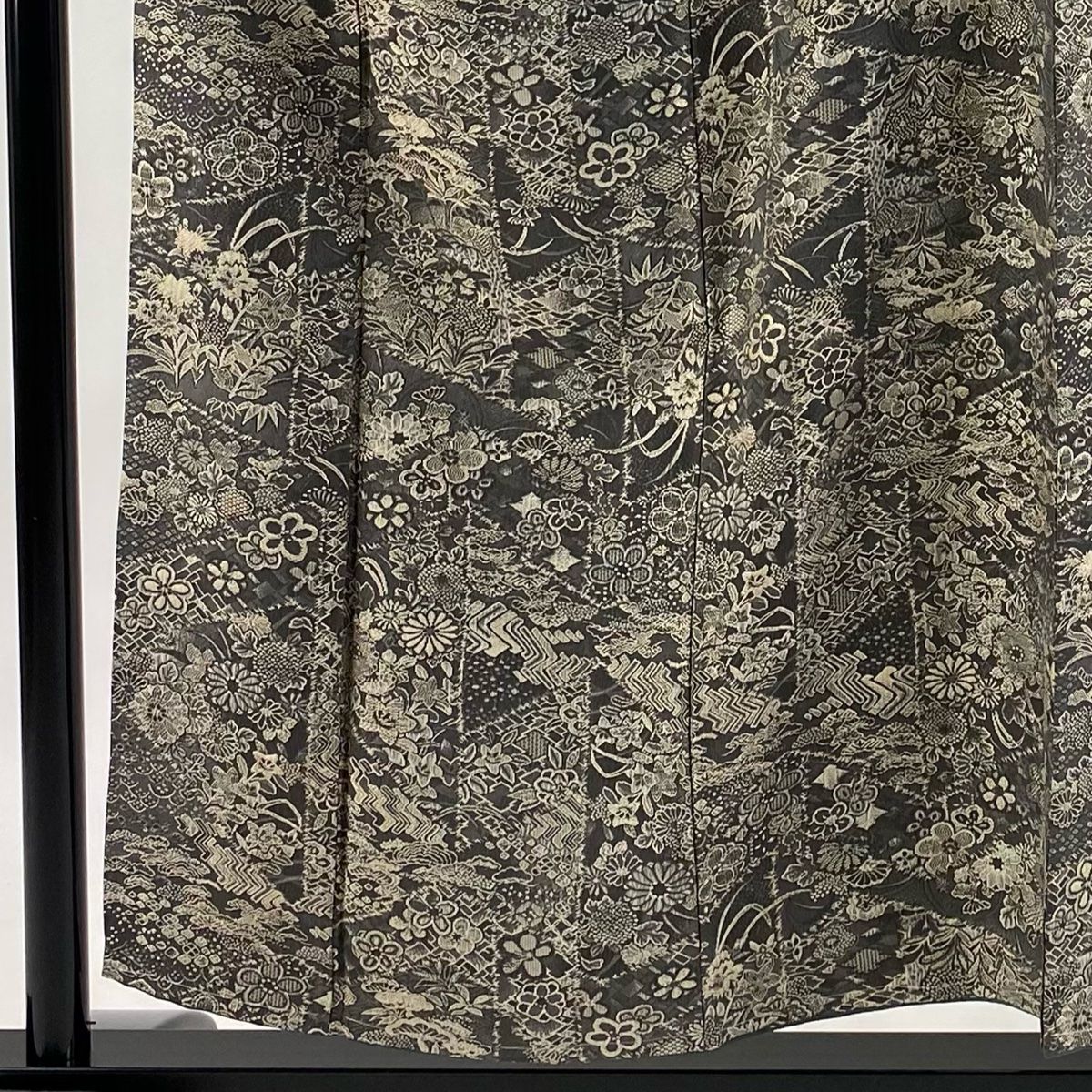 小紋 身丈156cm 裄丈64cm M 袷 紋意匠 バチ衿 松竹梅 草花 灰色 正絹 秀品