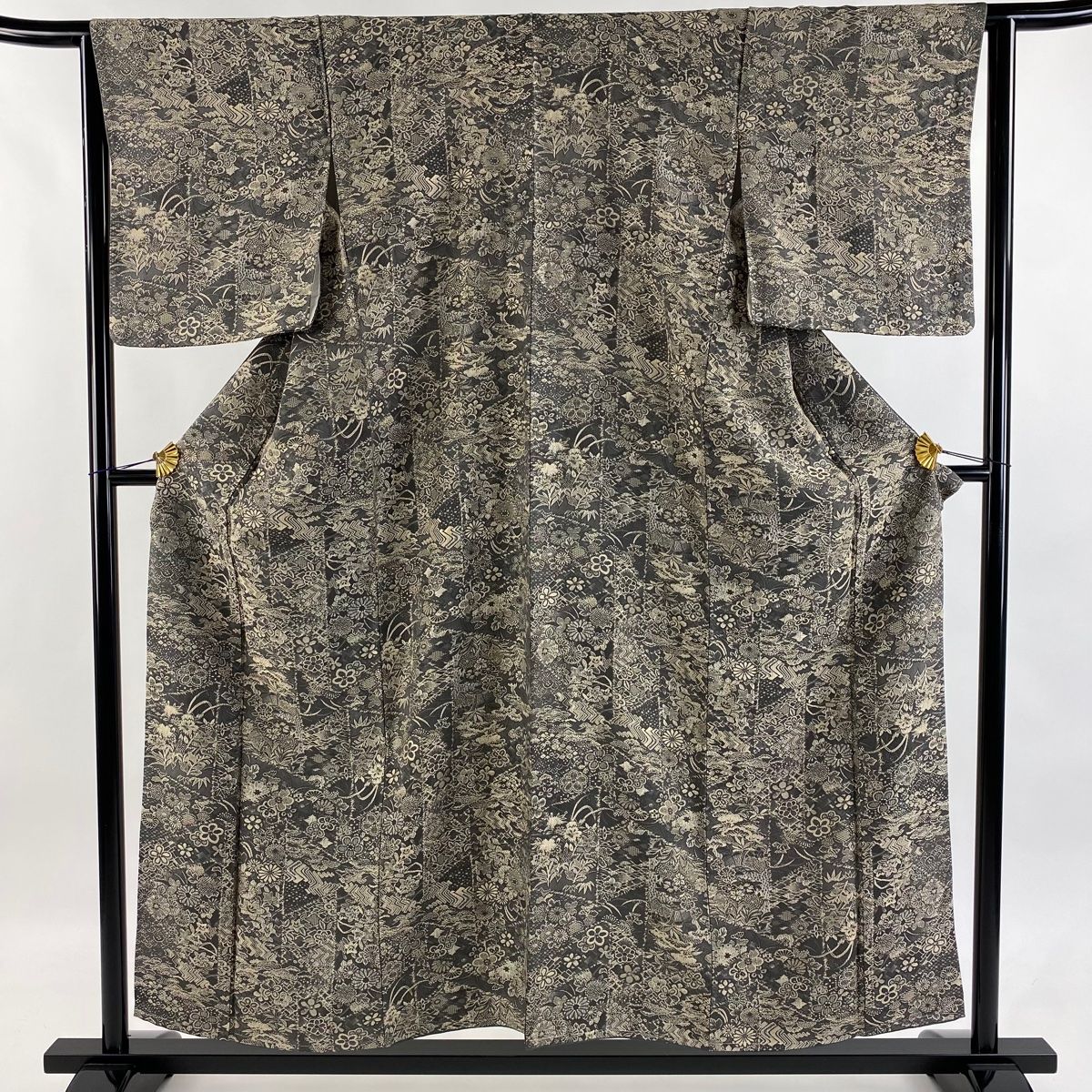 小紋 身丈156cm 裄丈64cm M 袷 紋意匠 バチ衿 松竹梅 草花 灰色 正絹 秀品
