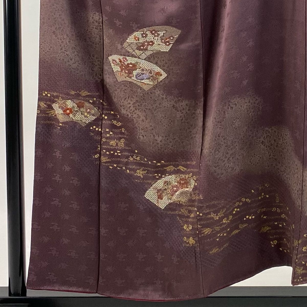付下げ 身丈155.5cm 裄丈65cm M 袷 扇面 花鳥 刺繍 金彩 赤紫 正絹 秀品
