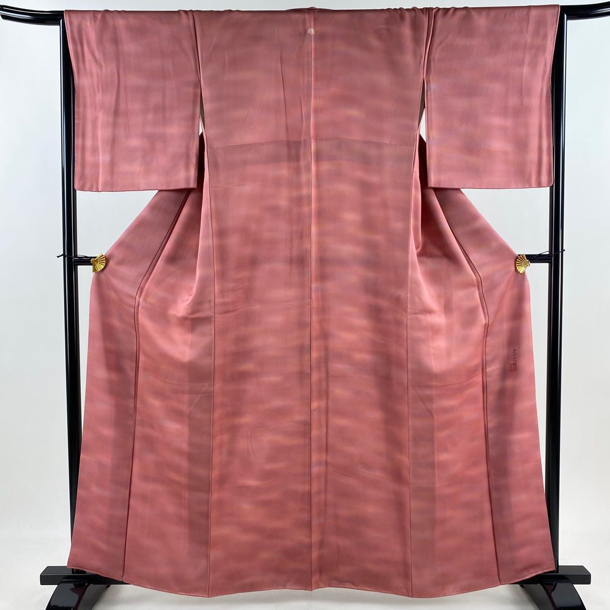 小紋 身丈161cm 裄丈66cm M 袷 本郷大田子 落款 ぼかし 濃ピンク 正絹 秀品 一つ紋