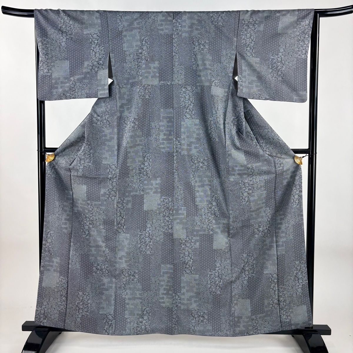小紋 身丈162cm 裄丈66cm M 袷 牛首紬地 やまと 証紙 毘沙門亀甲 幾何学 青灰色 正絹