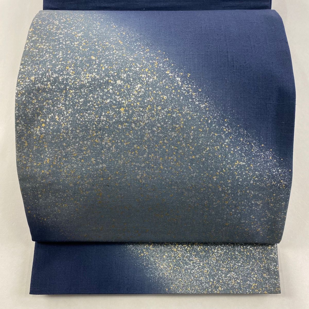 袋帯 落款 紬地 幾何学模様 金銀彩 ぼかし 濃紺 お太鼓柄 正絹