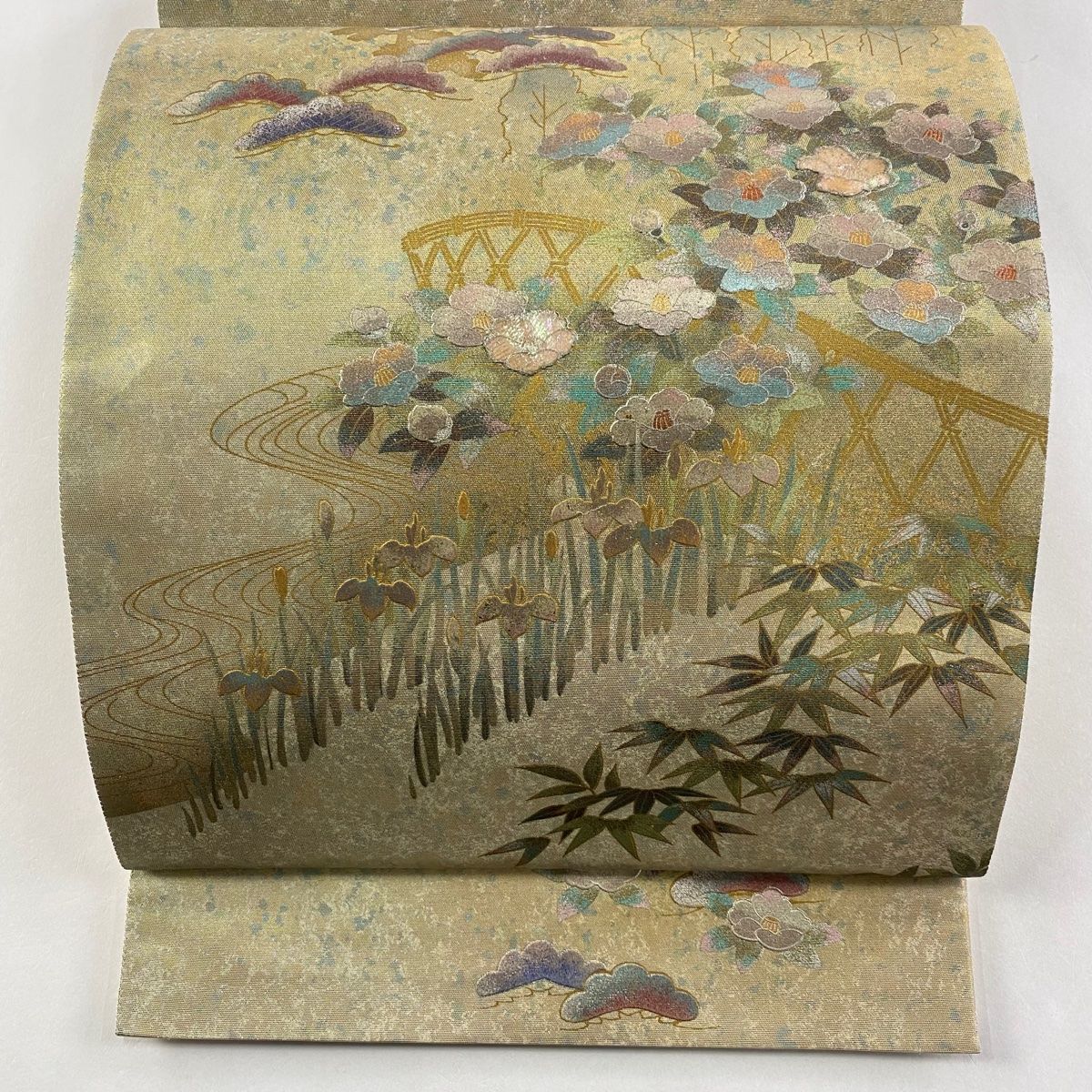 袋帯 落款 椿 流水 螺鈿 金銀彩 金色 お太鼓柄 正絹