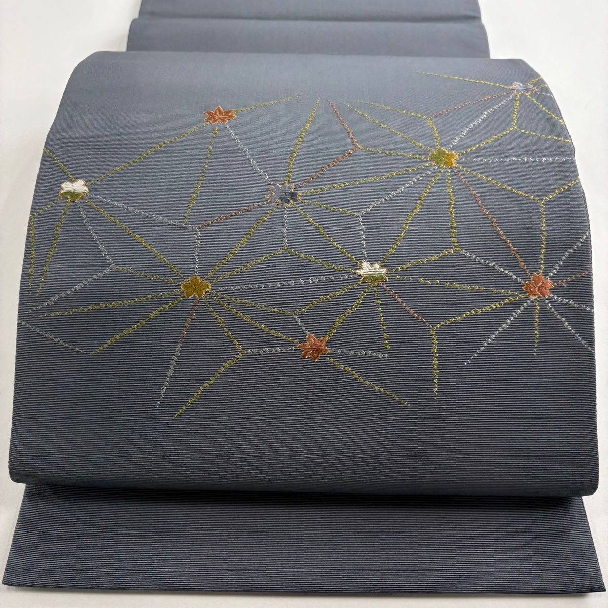 袋帯 祥園 落款 麻の葉 灰色 お太鼓柄 正絹