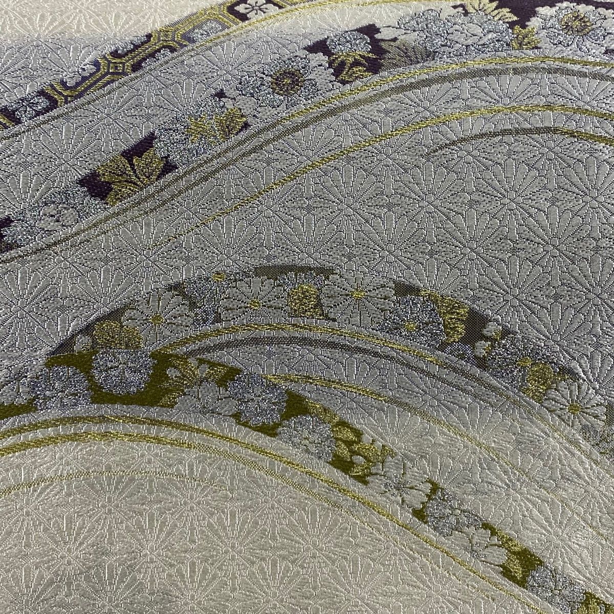 袋帯 秀品 草花 亀甲 金糸 箔 クリーム 六通 正絹