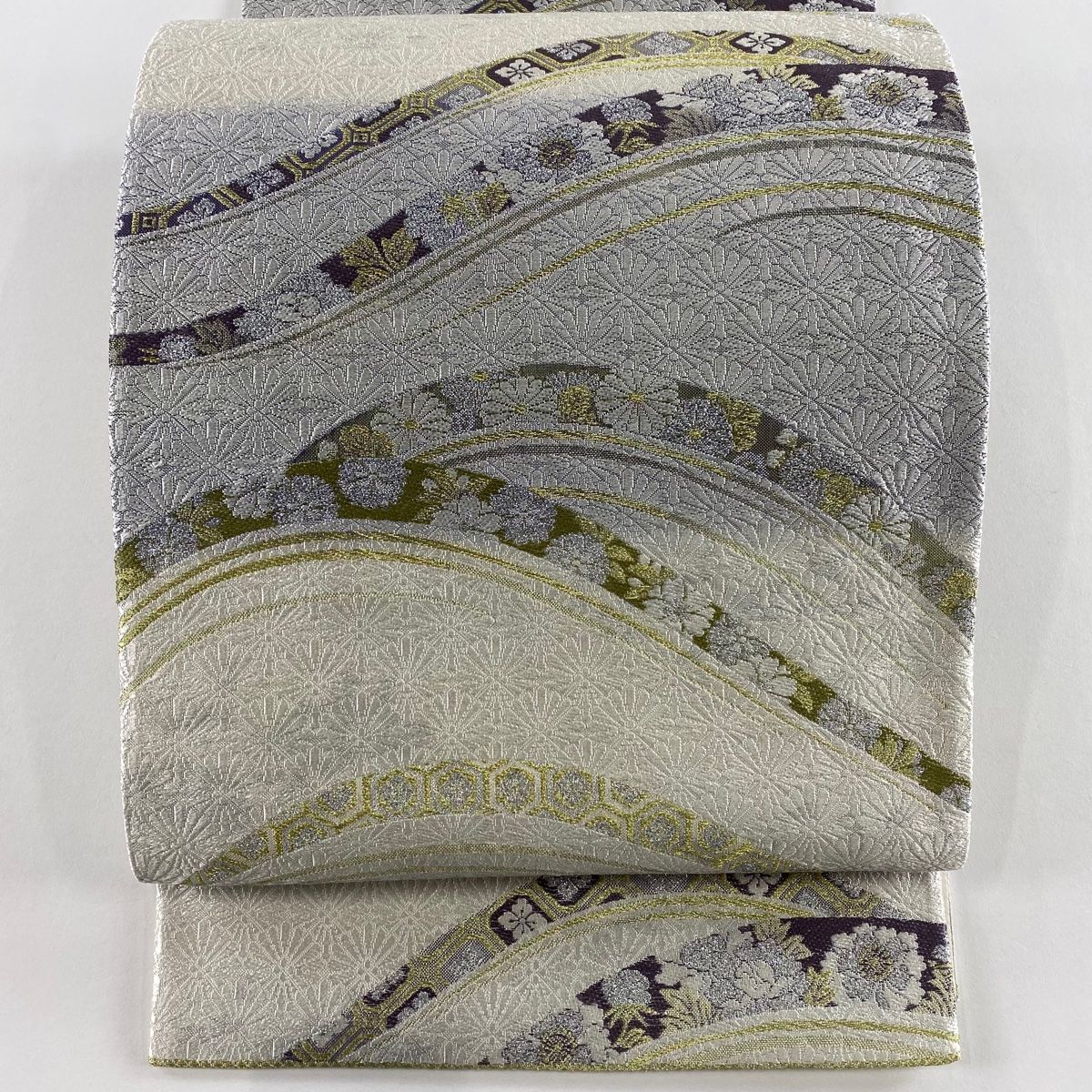 袋帯 秀品 草花 亀甲 金糸 箔 クリーム 六通 正絹