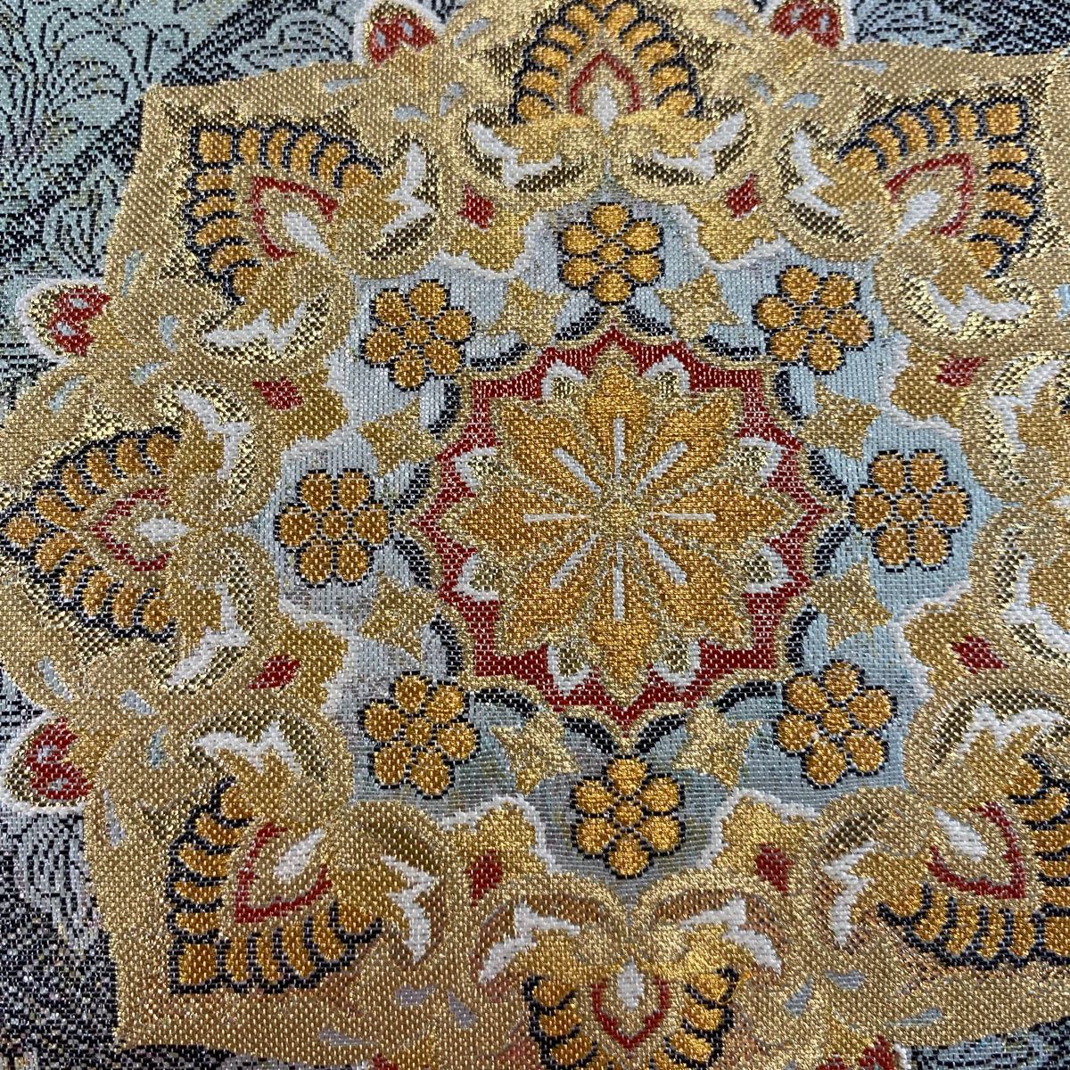 袋帯 秀品 華文 花唐草 箔 金糸 銀色 六通 正絹