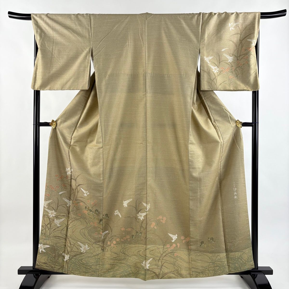 付下げ 身丈160cm 裄丈69cm L 袷 落款 百合 流水 薄黄土色 正絹