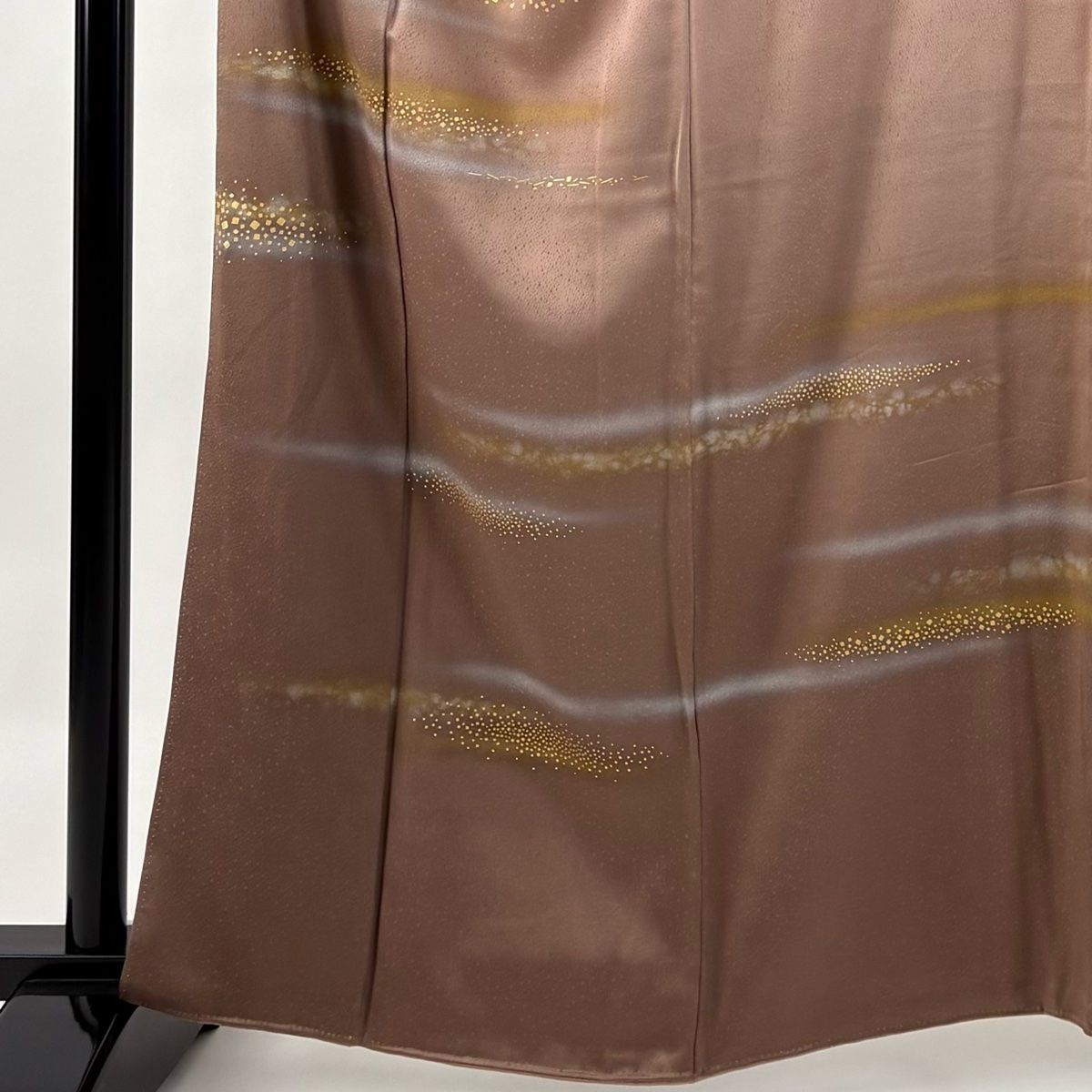 付下げ 身丈160cm 裄丈65.5cm M 袷 人間国宝 福田喜重 落款 箔散らし 霞 金銀彩 ぼかし 薄小豆 正絹 三つ紋