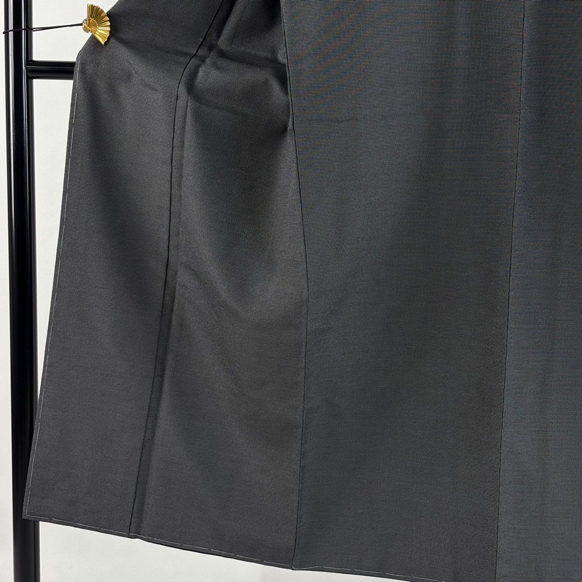 男着物 身丈139 5 cm 裄丈69 M 袷 お召 本塩沢 やまだ織 証紙 黒灰 正絹