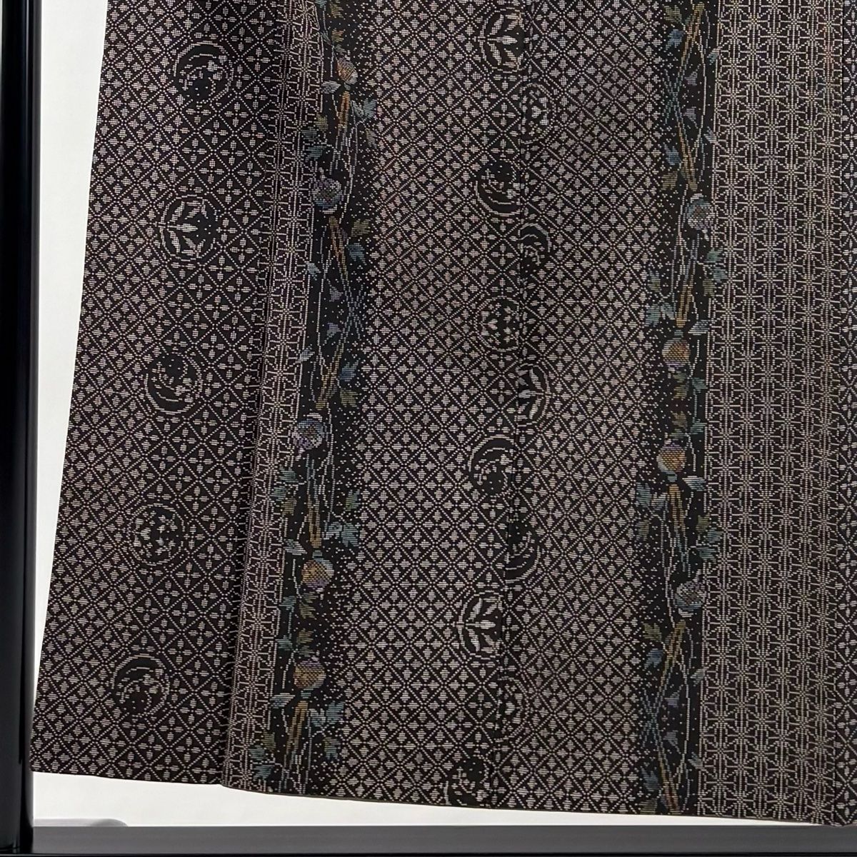 大島紬 身丈156cm 裄丈61.5cm S 袷 純泥染 証紙 葉柄 簪 焦茶色 正絹