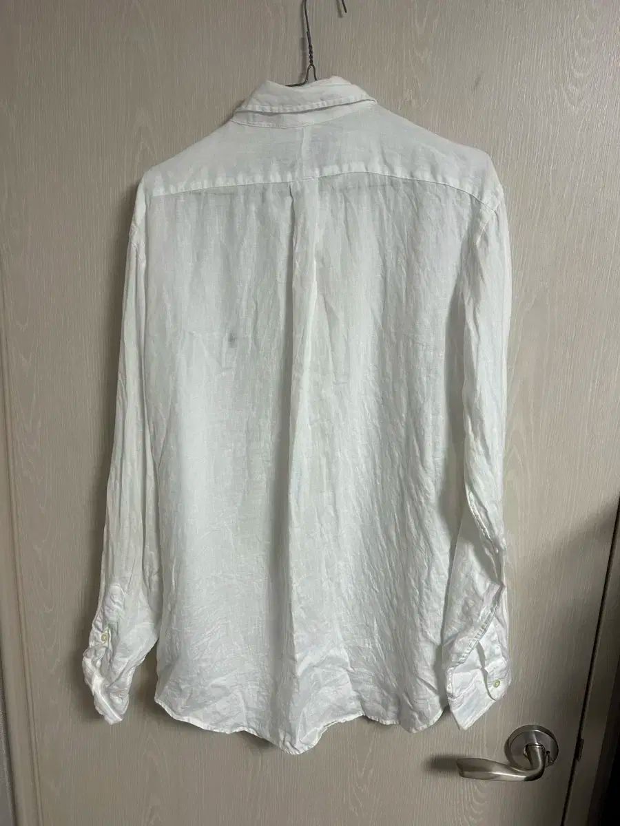 リネンシャツ