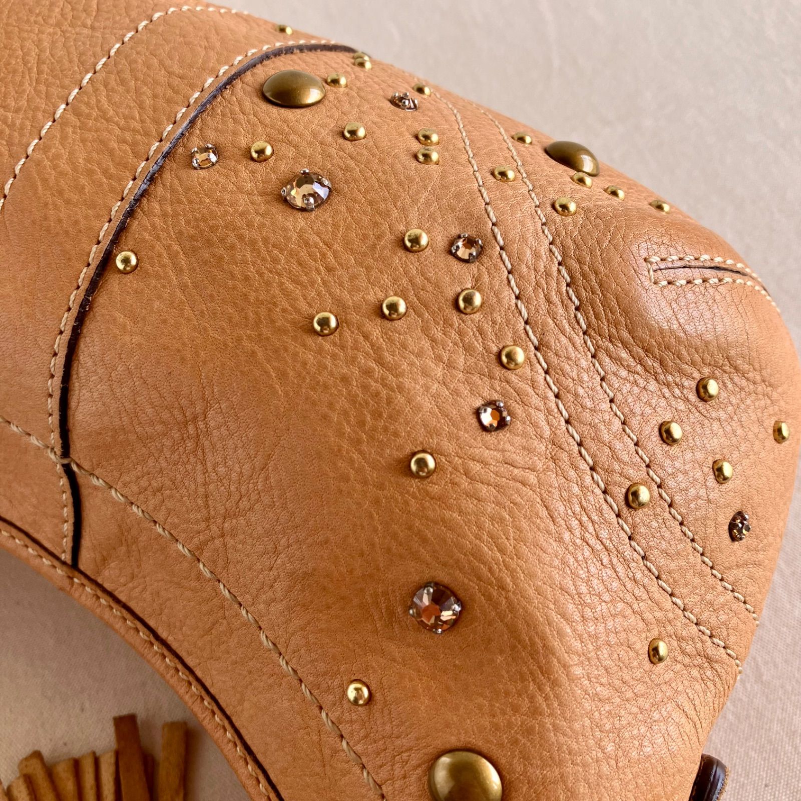 Coach y2k Studded Camel Suede Leather Hobo Shoulder Bag DECORATOM_COM_BR