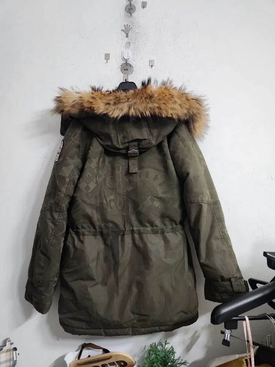 カーキ マウンテンパーカー