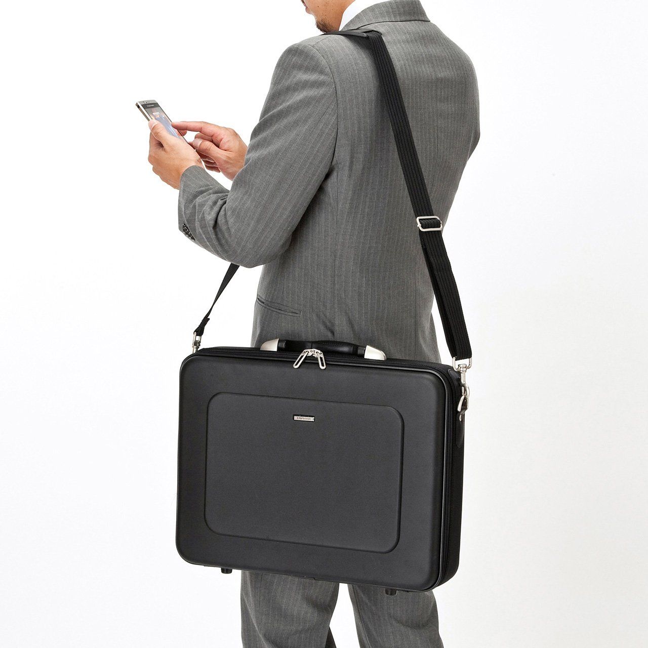  撥水加工 耐衝撃 鍵付き セミハードPCケース 15.6インチワイド対応 サンワサプライ BAG-EVA 7 BKN その他ノートPCアクセサリー ノートPC