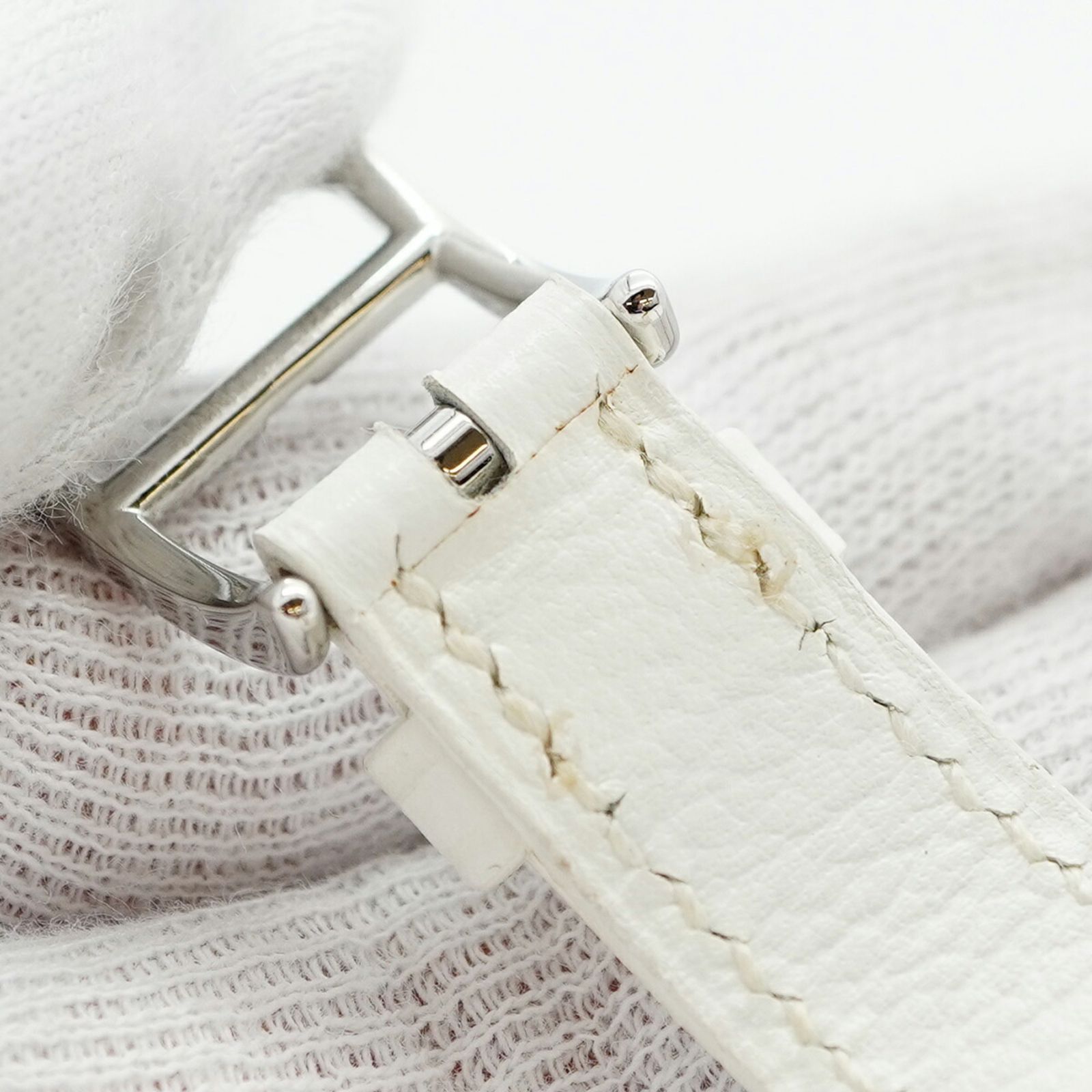 白文字盤腕時計