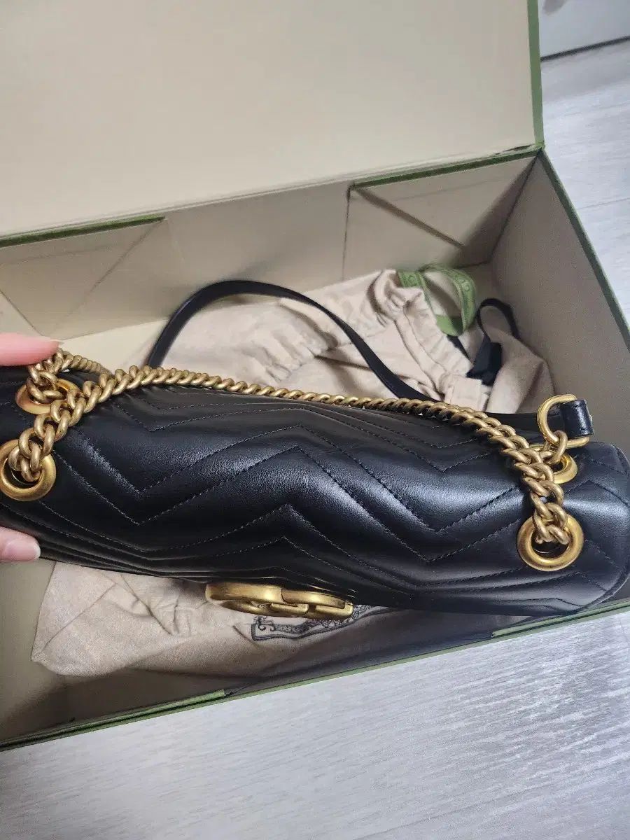 グッチ マーモント マトラッセ ミディアム