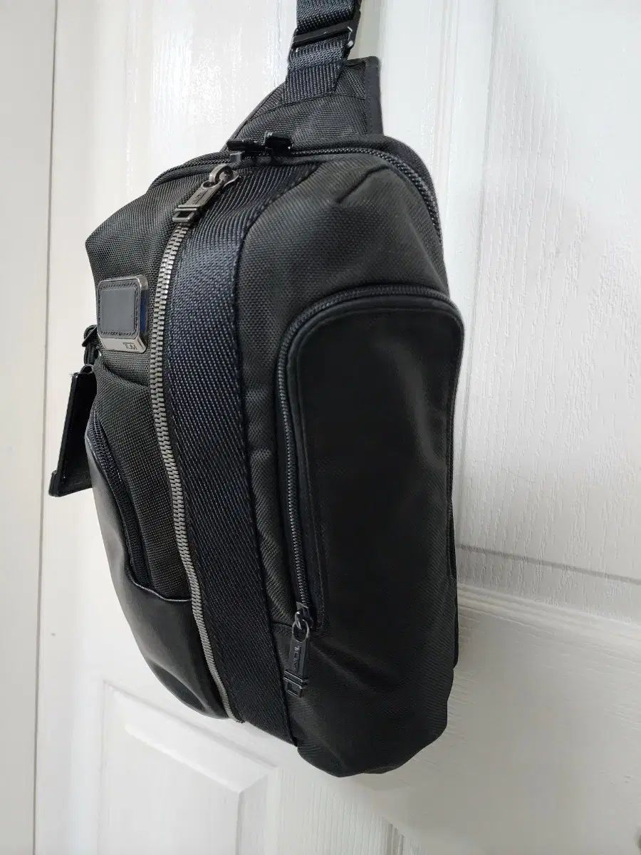 トゥミ アルファ スポーツブラ スミス Rリング2 KARIMZIABAT_FR