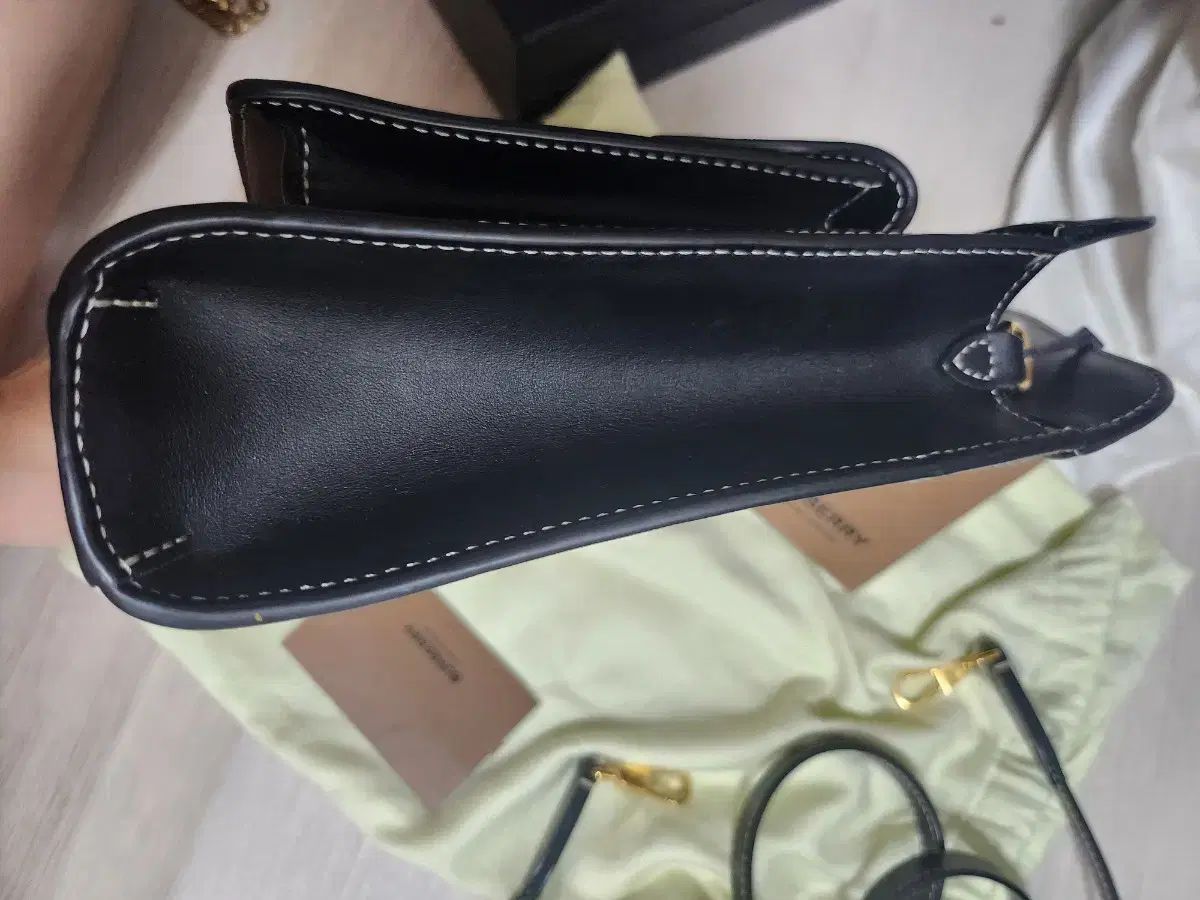 バーバリー ポケットバッグ