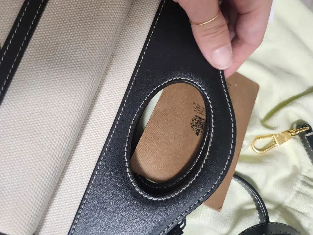 バーバリー ポケットバッグ