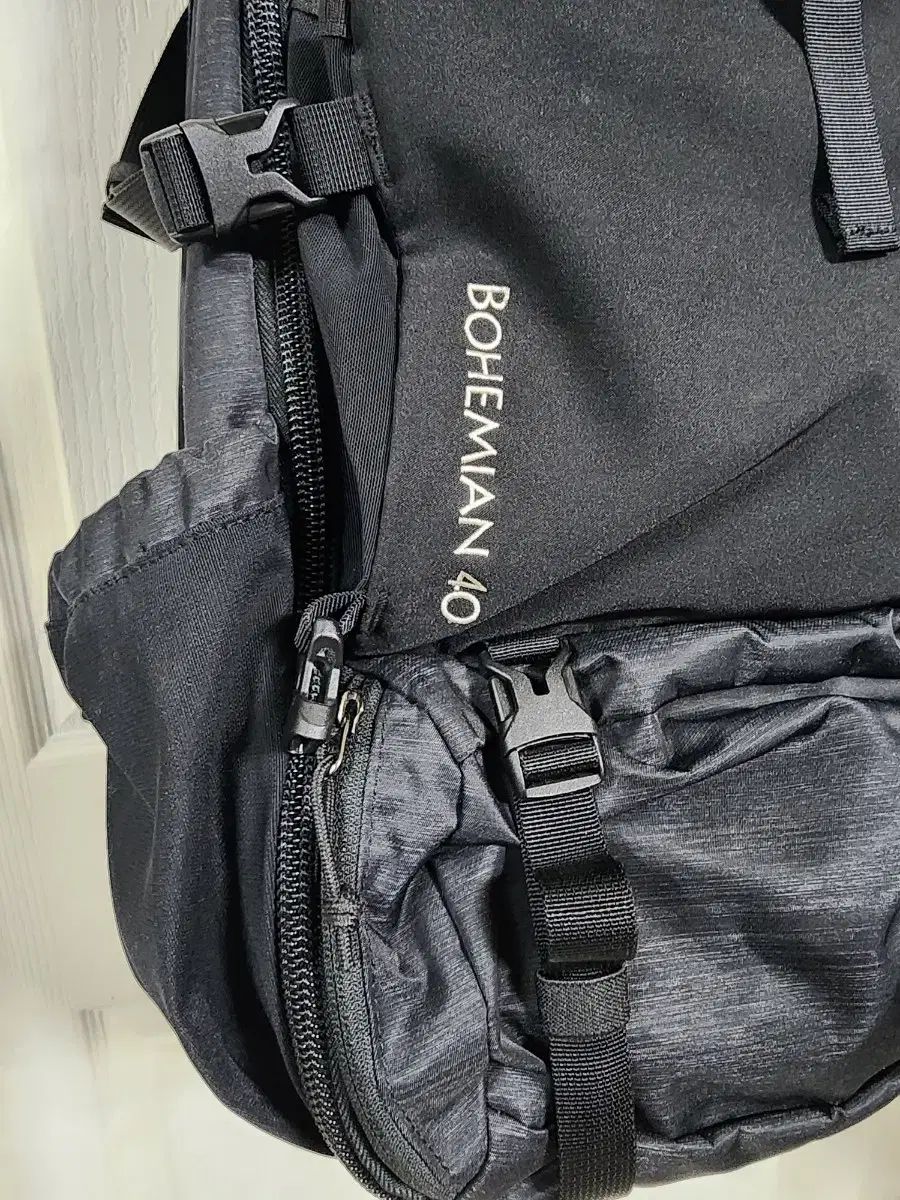 キリ 40 L 登山 リュック ブラック