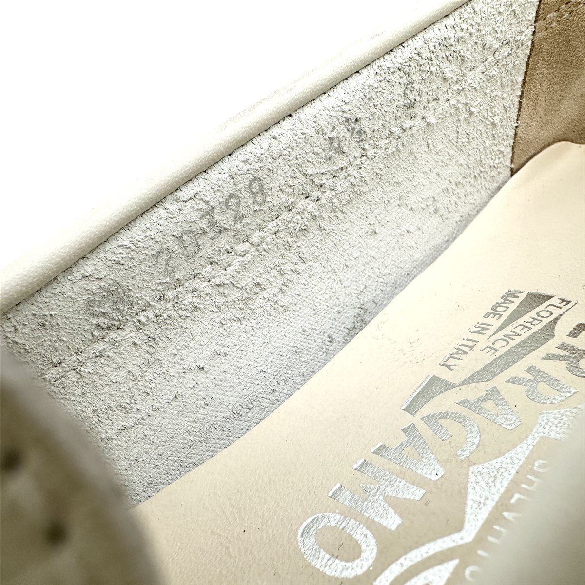 ドライビングシューズ