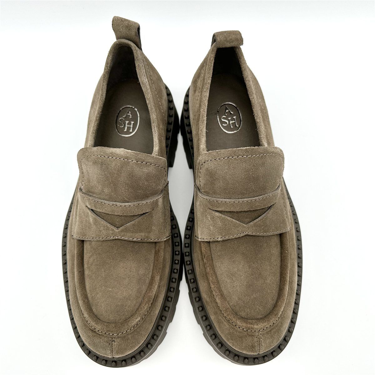 スエード コインローファー