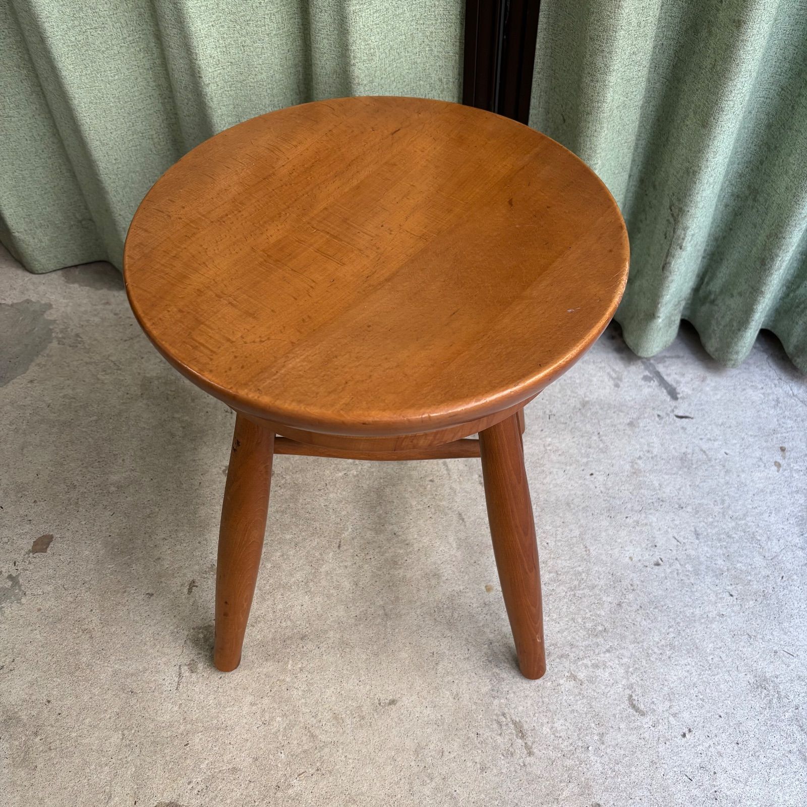 2脚セット アンティーク 角 スツール 椅子 植物台 昭和レトロ y72 2脚セット アンティーク 角 スツール 椅子 植物台 昭和レトロ y72 2脚