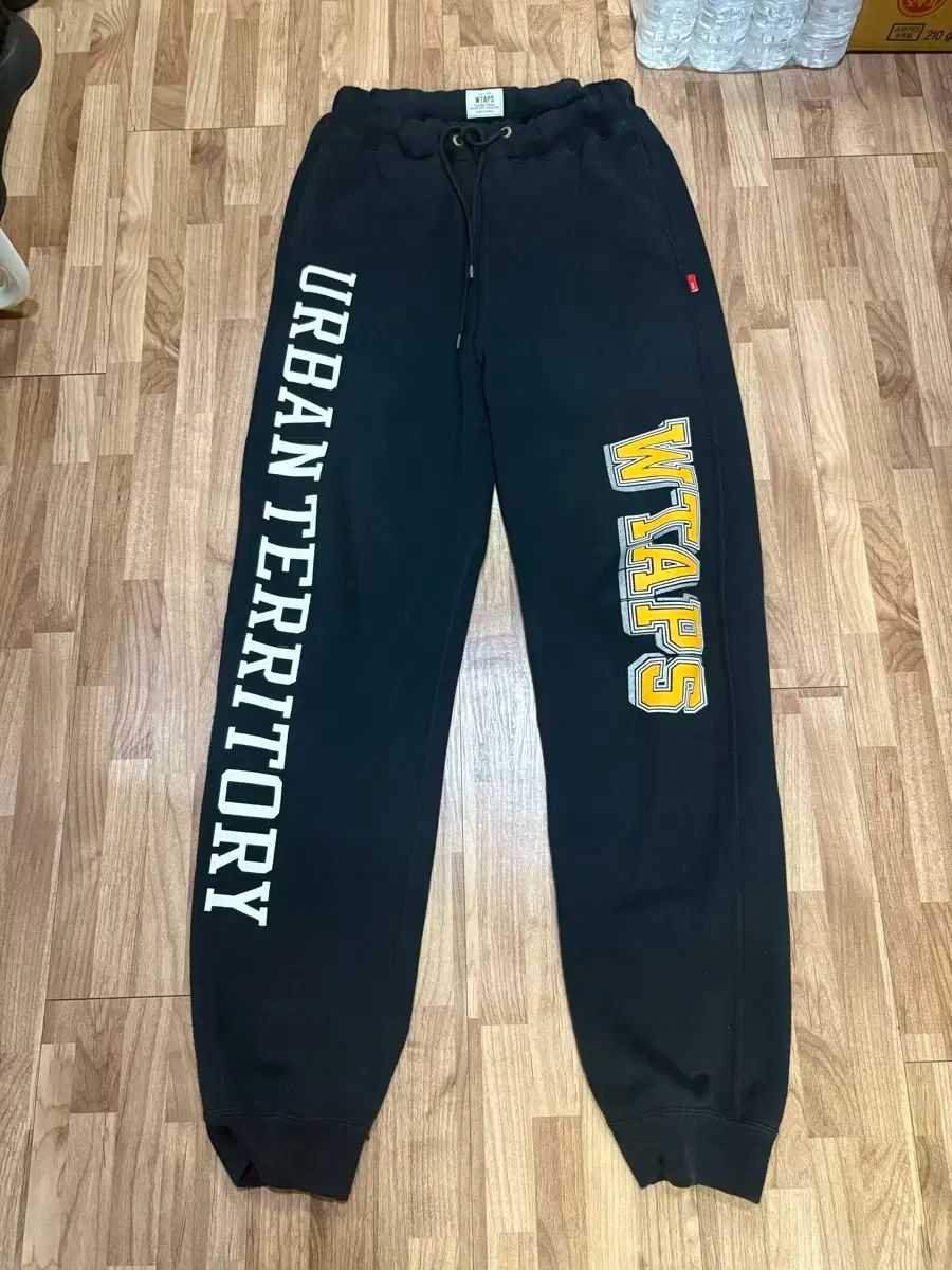 wtaps デザイン スラックス ズボン パンツ ジャージ ジョガー