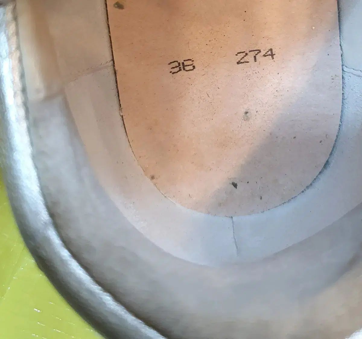 ゴールデングース スニーカー