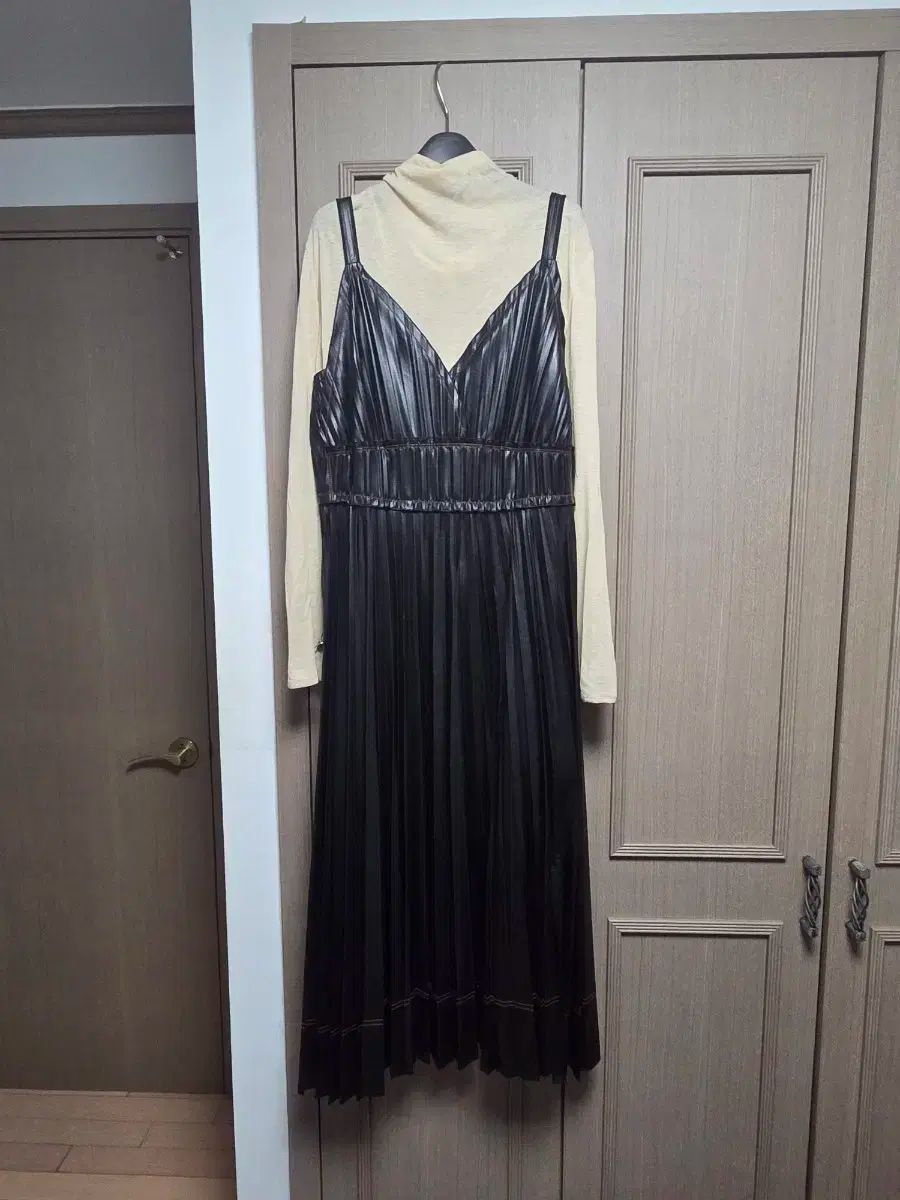 マインブラック プリーツ ロング ONE PIECE SET商品