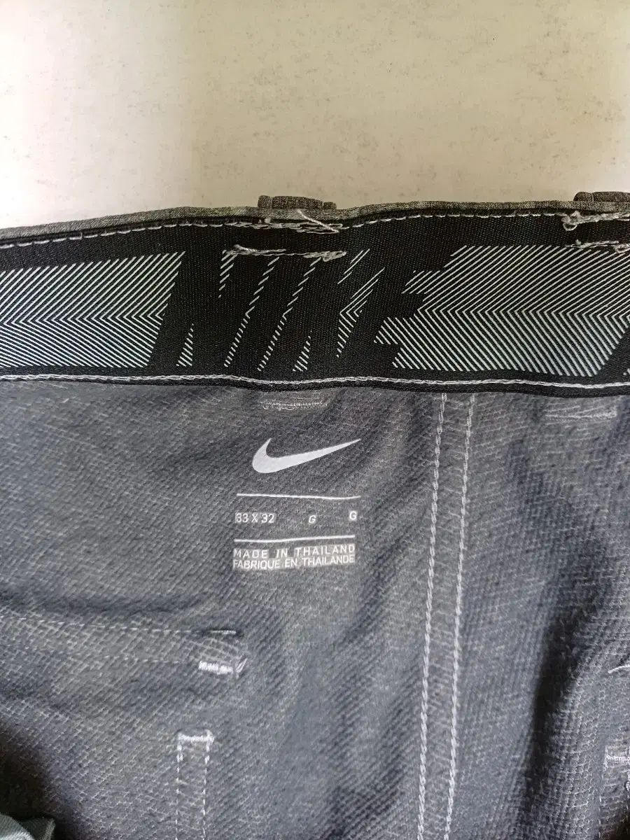 ゴルフパンツ ストレッチ加工