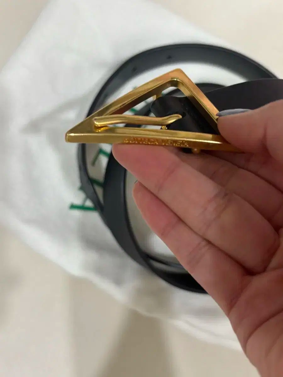 BOTTEGA VENETA ボッテガ ヴェネタ トライアングル ブラック ベルト ゴールド 80