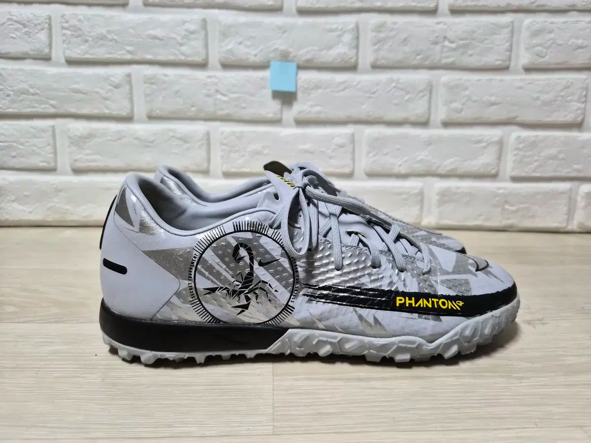 ナイキ ファンタムGT サッカーシューズ 265mm