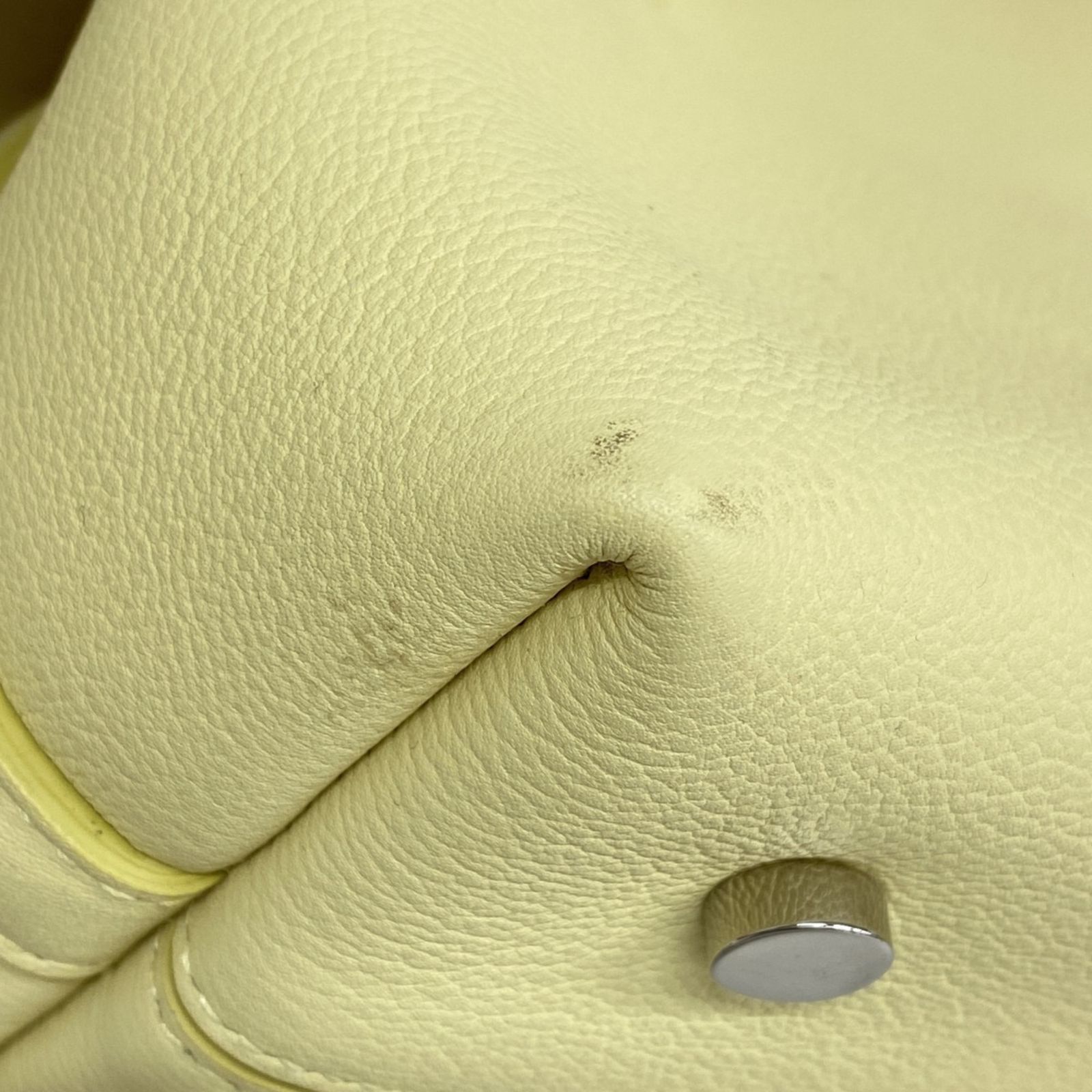 レザー イエロー