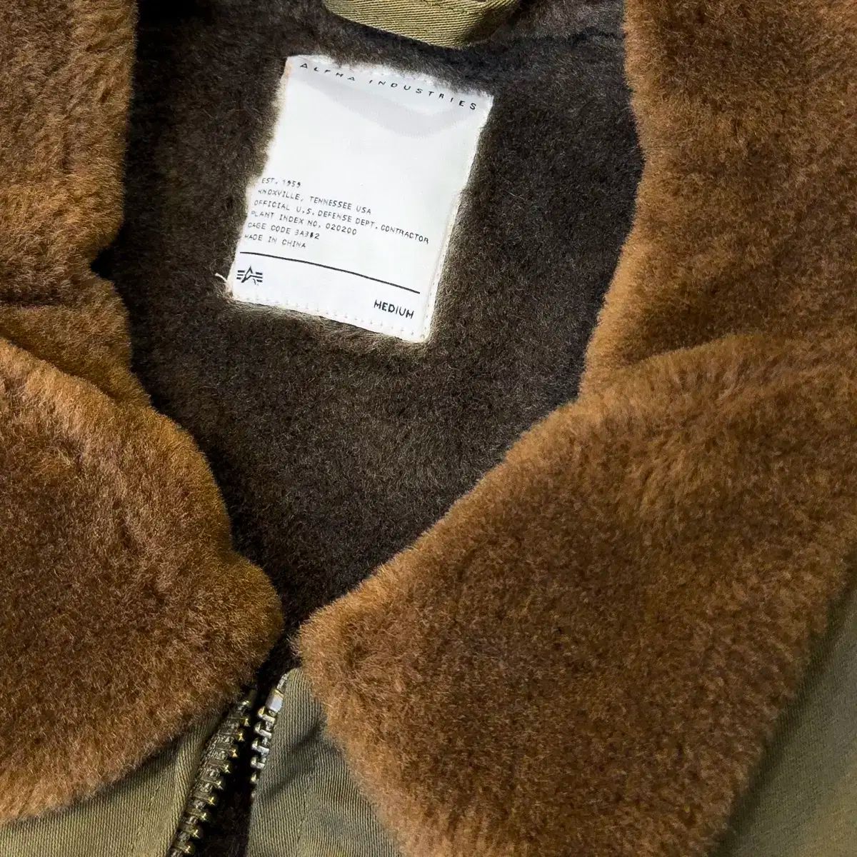 インダストリーズ