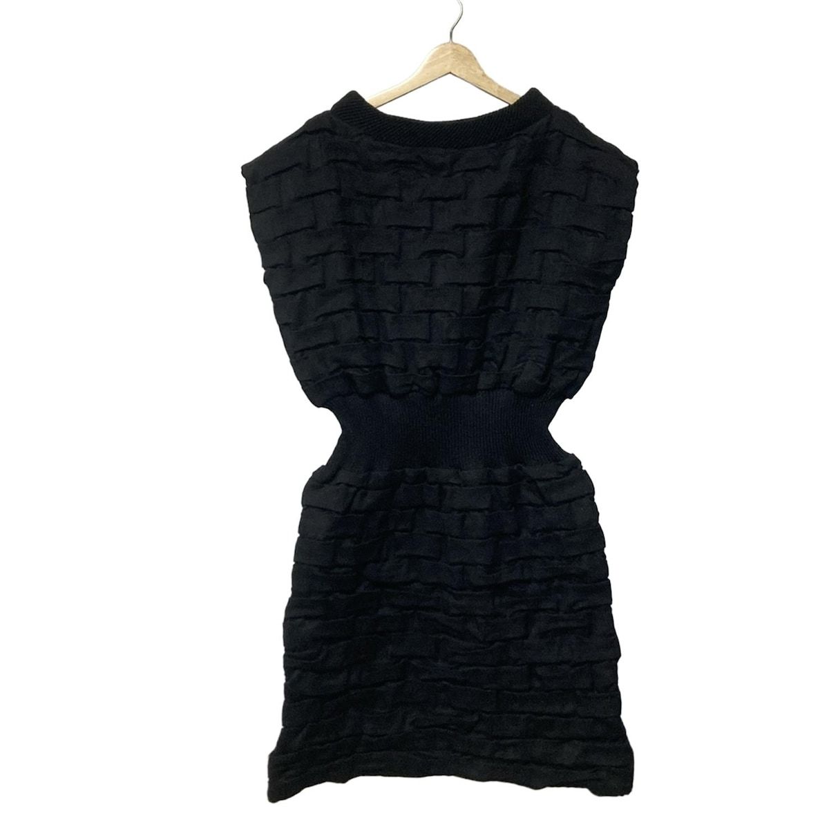 極美品 24SS◎イッセイミヤケ 半袖ニットワンピース アシンメトリー 黒 2 極美品 24SS◎イッセイミヤケ 半袖ニットワンピース アシンメトリー 黒 2