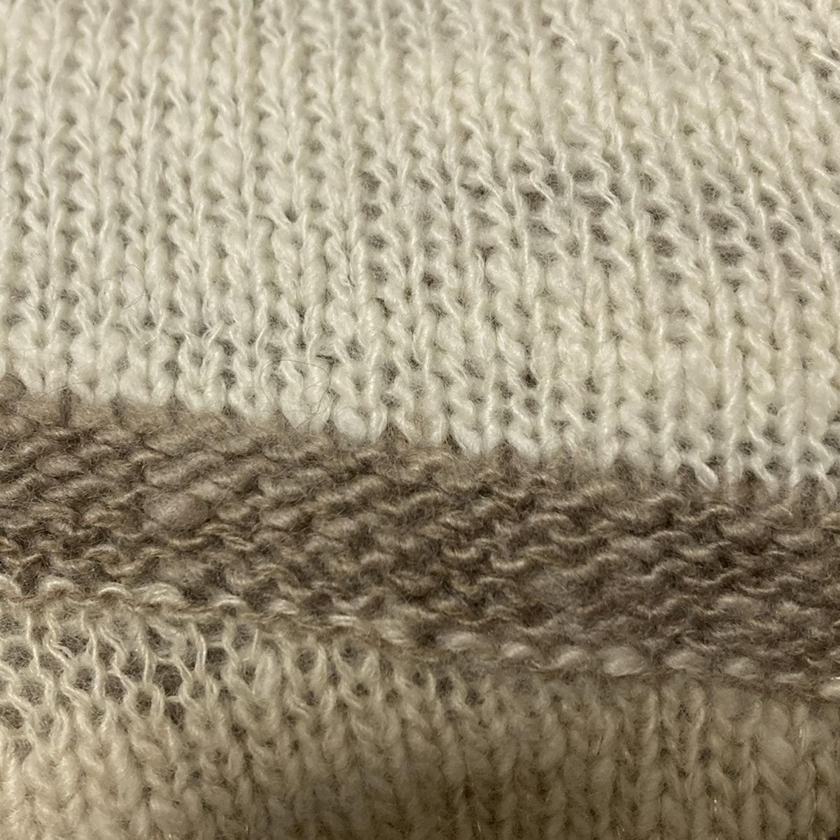 ベージュ×アイボリー×マルチ タートルネック