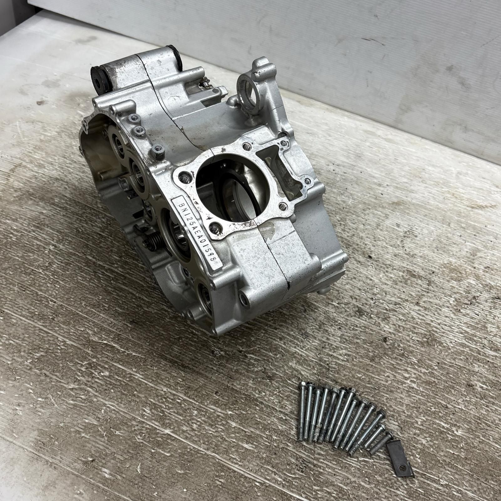 KAWASAKI エリミネーター125 BN125A クランクケース カワサキ