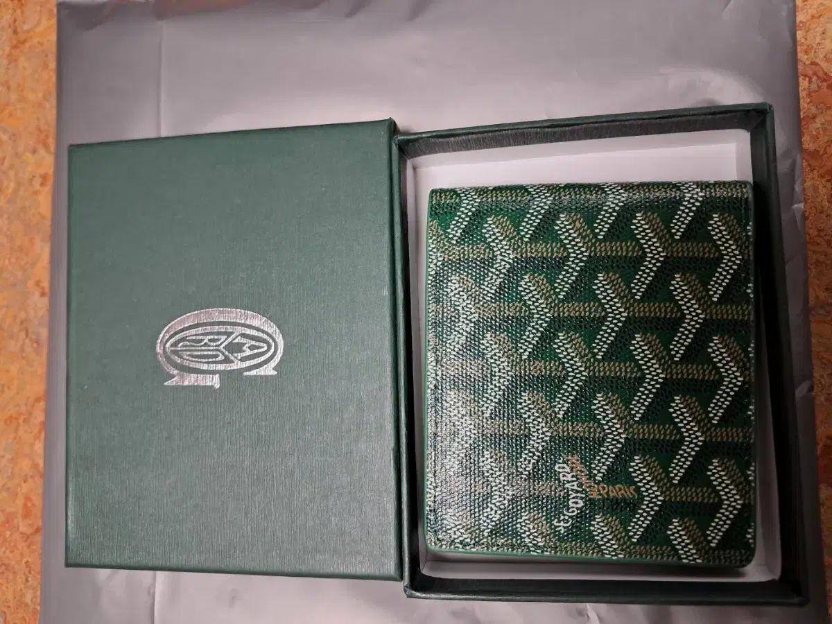 二つ折り財布 グリーン