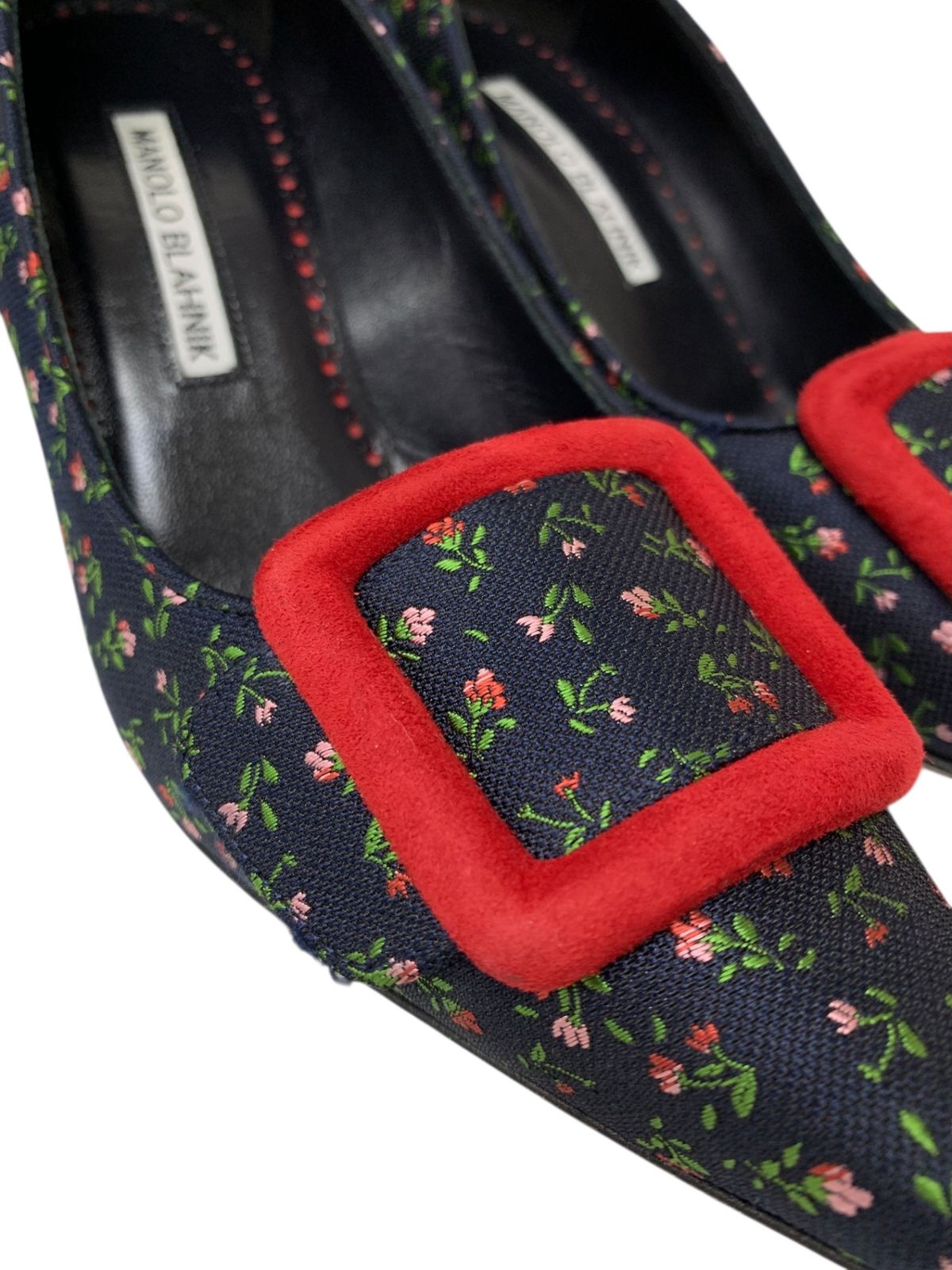 マノロブラニク