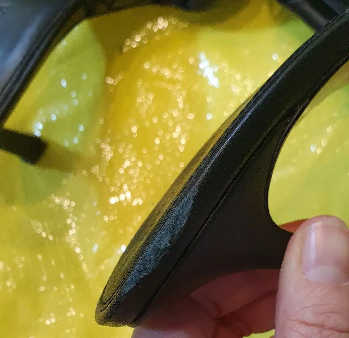 ヒールサンダル