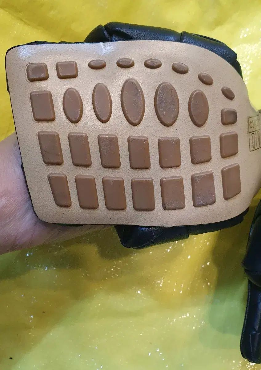  BOTTEGA VENETA ボッテガ ヴェネタ ヒールサンダル ブラック 37 サンダル サンダル ミュール