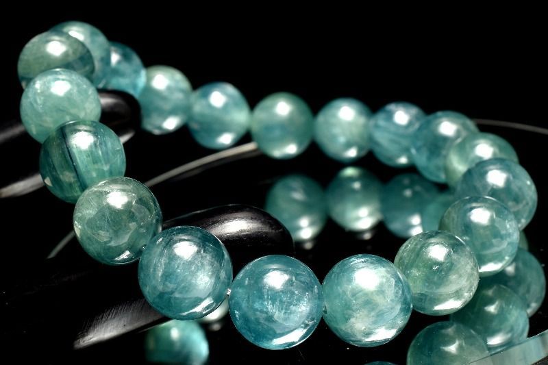 ブルーグリーンカイヤナイト 10.5mm