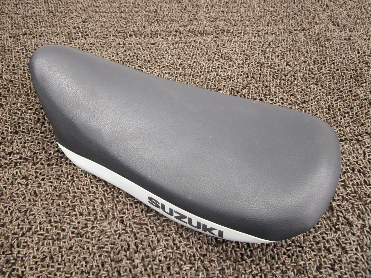 ストリートマジック2 110 シート A7431 CF12A スズキ F131 StreetMagic キャブ車 12V